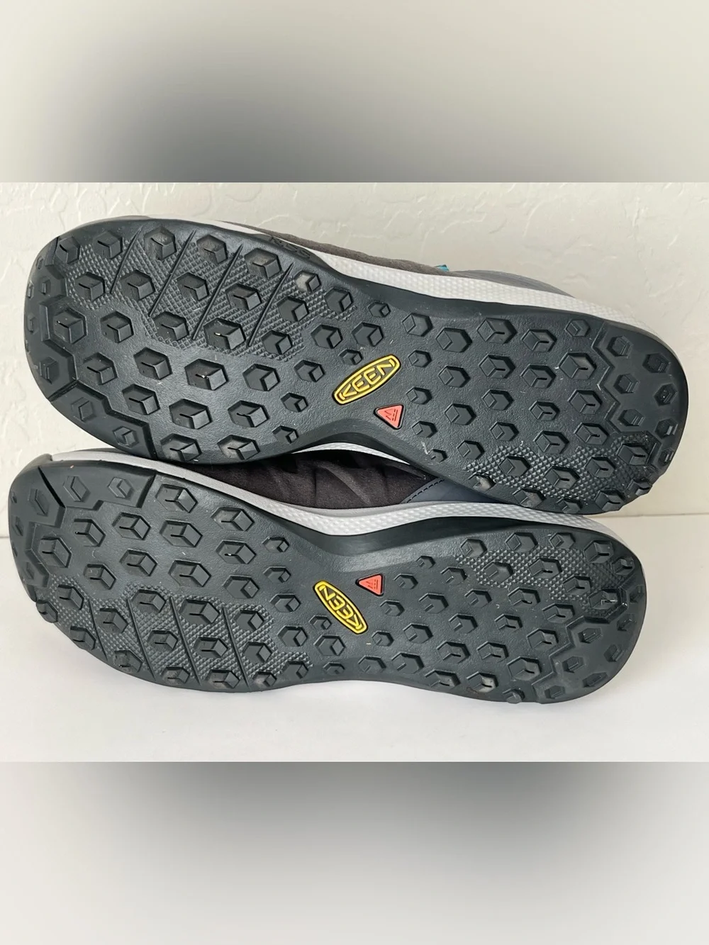 Keen Explore mid waterproof hiking boots lightweight grey 7.5